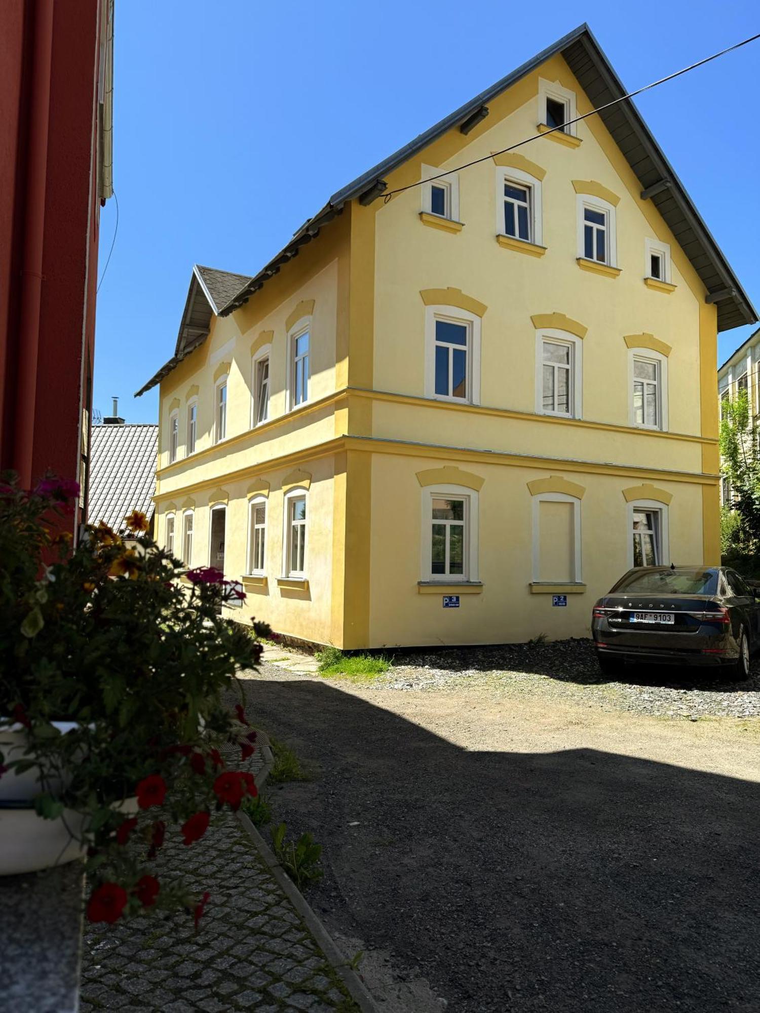 Velflik - V Srdci Krusnych Hor *